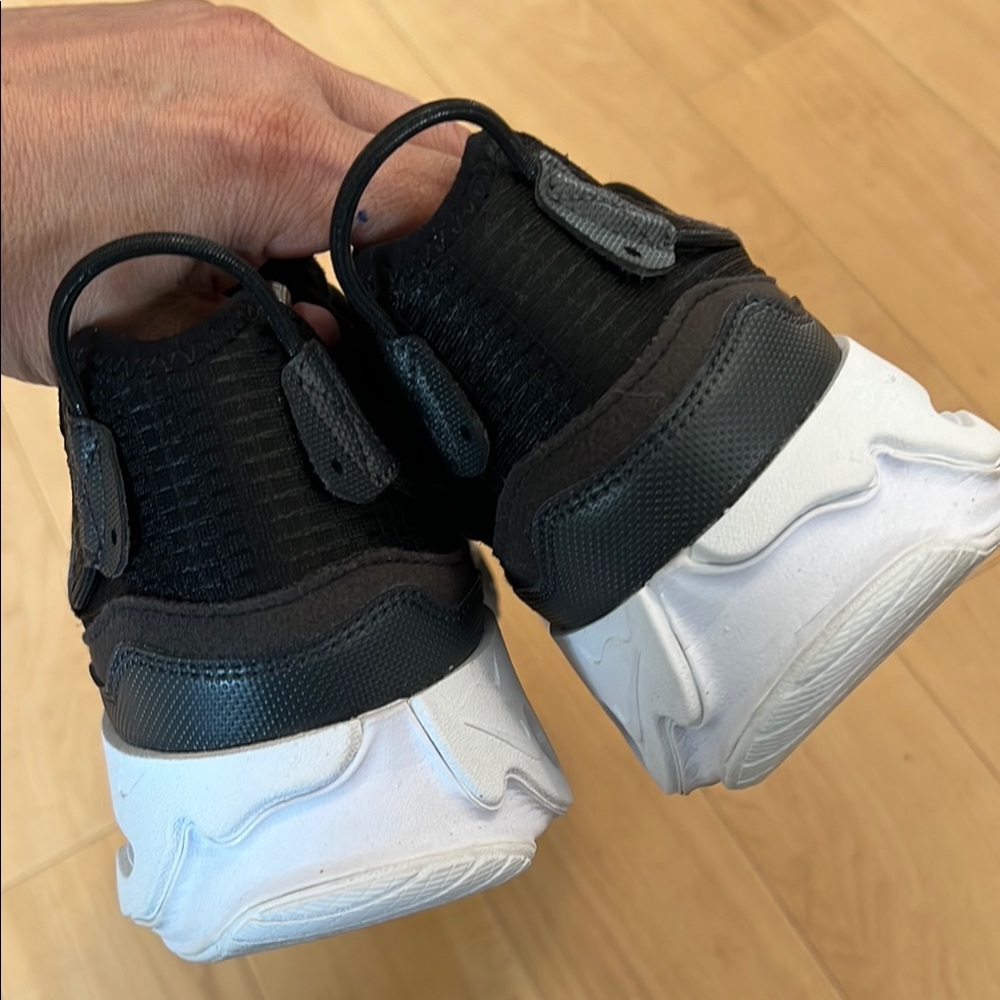 NIKE Men's React Live Running Shoe - Picture 8 of 16